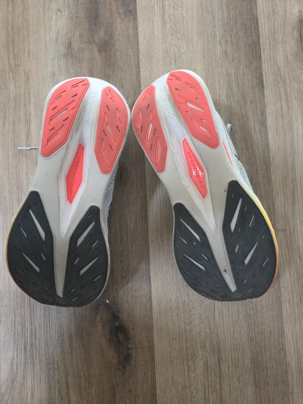 Brooks Hyperion Max 2 - Mens 11.5 - Picture 6 of 6
